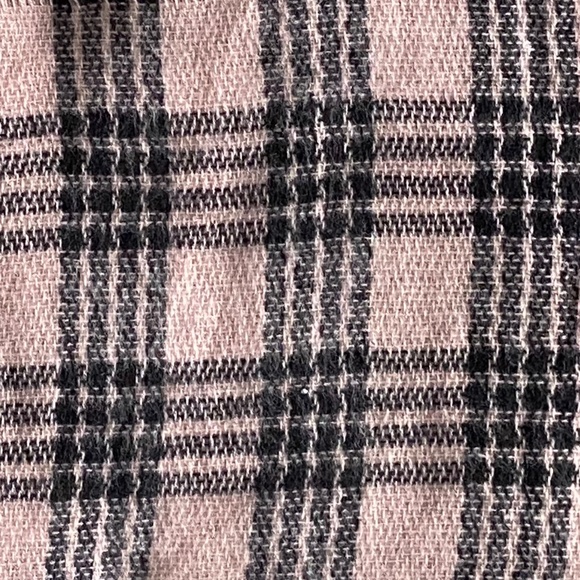 Old Navy Oversized Flannel Scarf NWT - Picture 3 of 5
